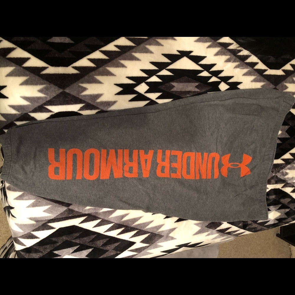 Under armour Capri sweats sz large